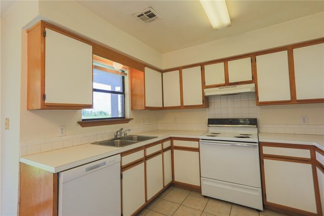 2223 W Roselawn Street, Rogers, AR 72756