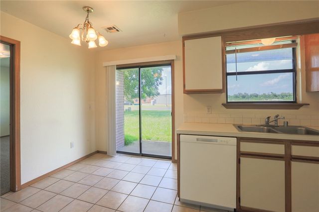 2223 W Roselawn Street, Rogers, AR 72756