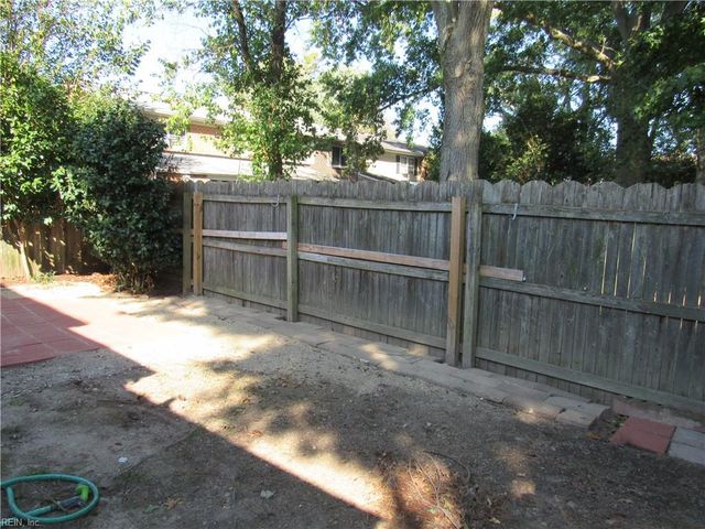 800 Saint Denis CT, Virginia Beach, VA 23455