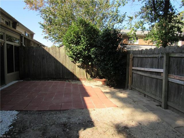 800 Saint Denis CT, Virginia Beach, VA 23455