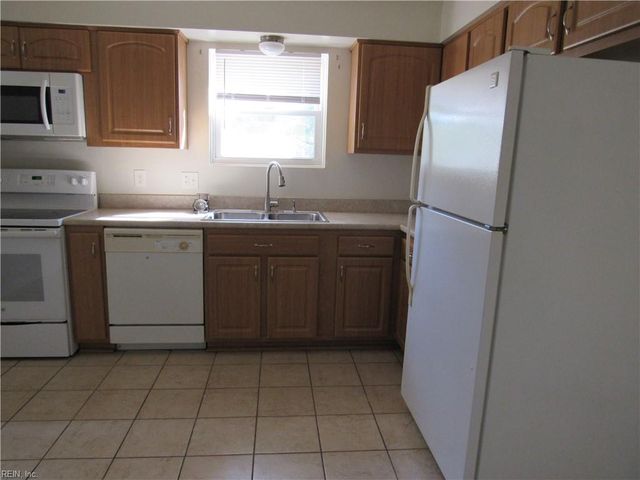 800 Saint Denis CT, Virginia Beach, VA 23455