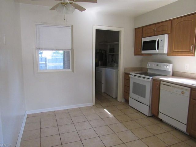 800 Saint Denis CT, Virginia Beach, VA 23455