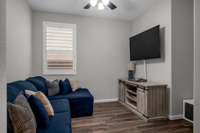 9040 Quartet Ave, Roseville, CA 95747