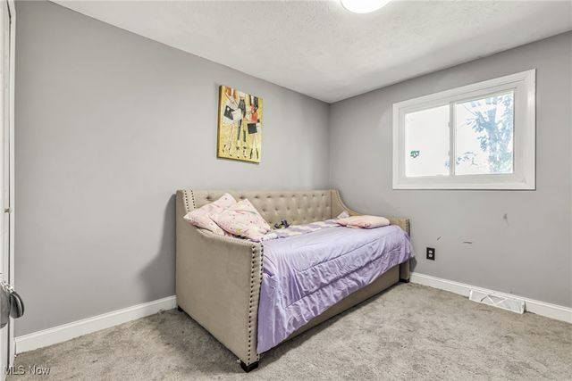 10060 Ridgewood Drive, Twinsburg, OH 44087