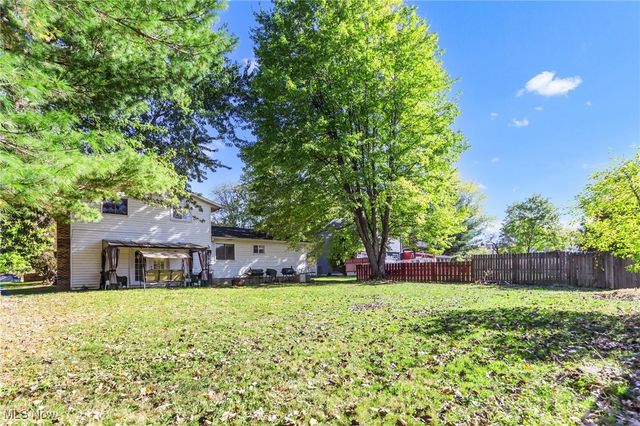 10060 Ridgewood Drive, Twinsburg, OH 44087