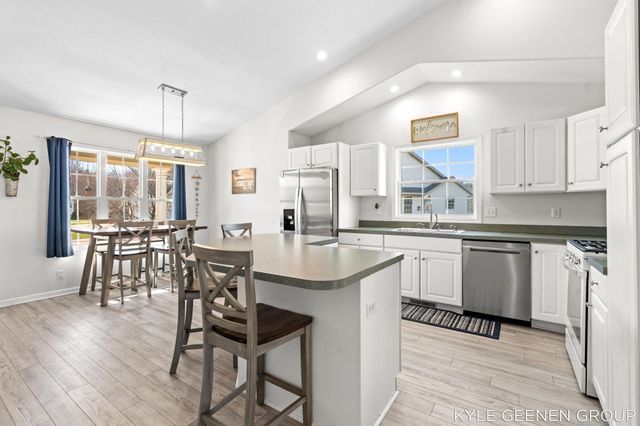 14563 Twin Oaks Street, Park Twp, MI 49424