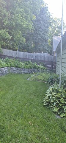 6719 Hillside LANE, Wauwatosa, WI 53213