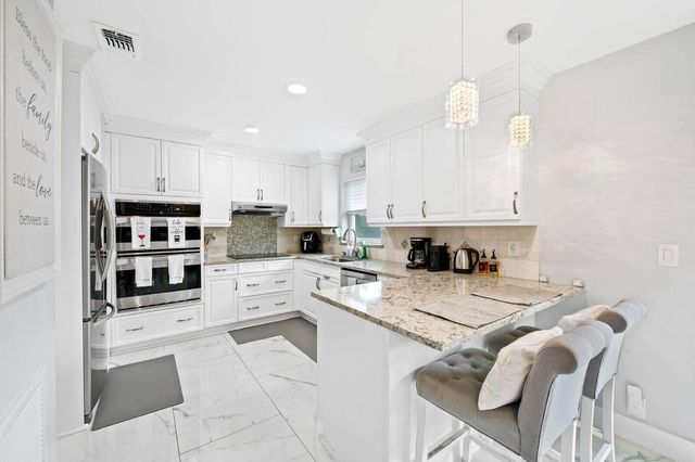 3298 N DIXIE Highway, Boca Raton, FL 33431