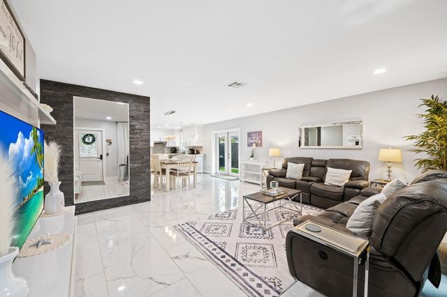 3298 N DIXIE Highway, Boca Raton, FL 33431