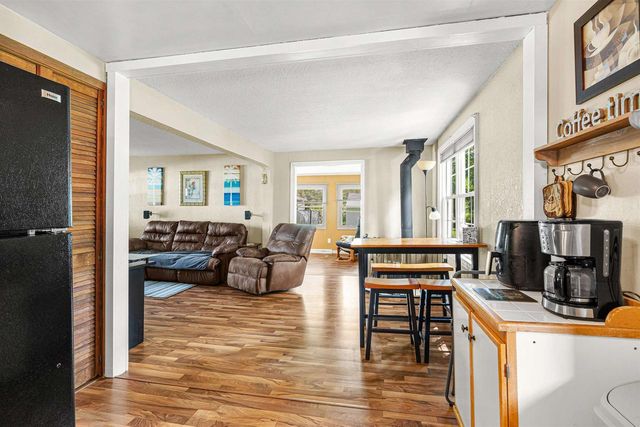 1427 OAK STREET, Oshkosh, WI 54901