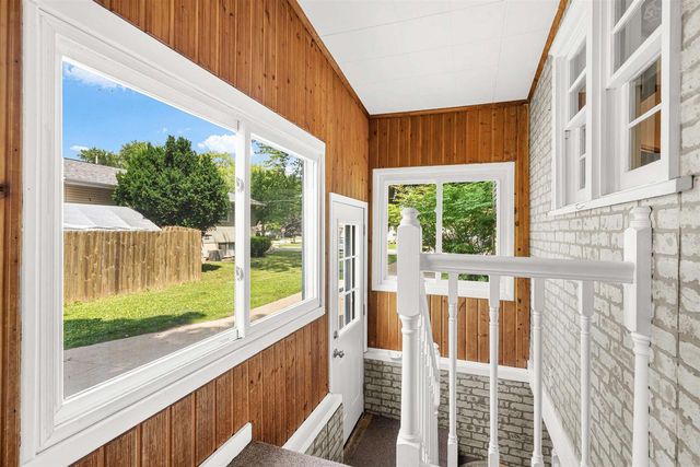 1427 OAK STREET, Oshkosh, WI 54901
