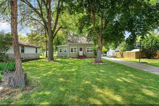 1427 OAK STREET, Oshkosh, WI 54901