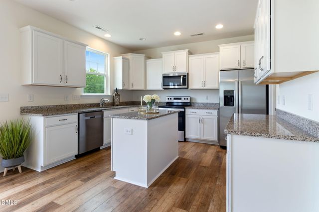 907 Burning Maple Lane, Mebane, NC 27302