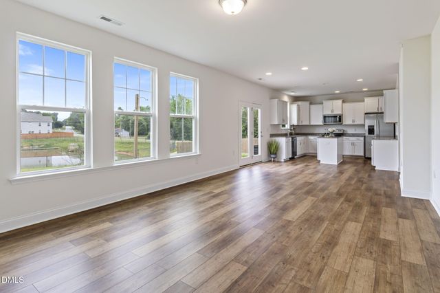 907 Burning Maple Lane, Mebane, NC 27302