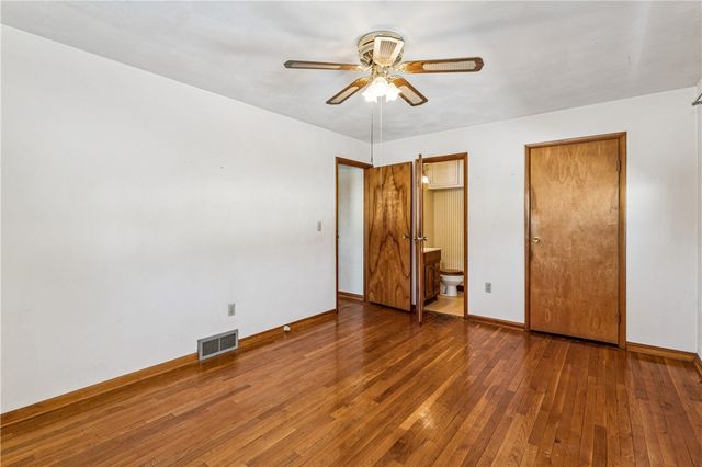 43 Circle Dr, Brighton Twp, PA 15009