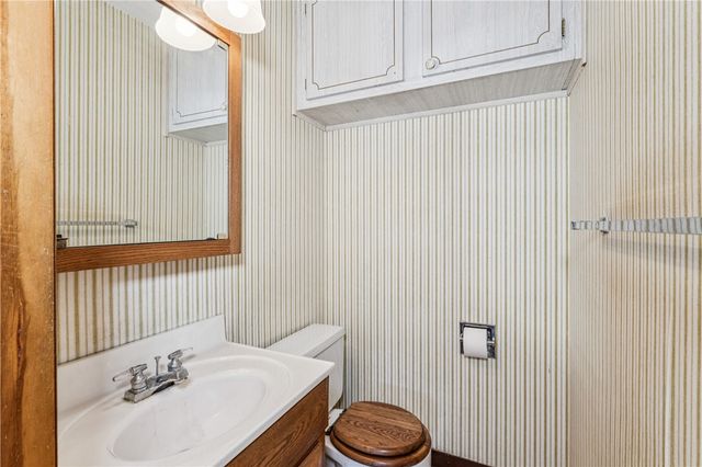 43 Circle Dr, Brighton Twp, PA 15009