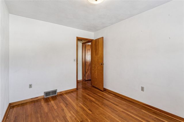 43 Circle Dr, Brighton Twp, PA 15009