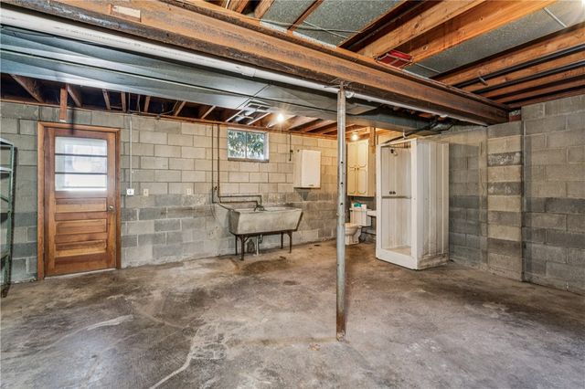 43 Circle Dr, Brighton Twp, PA 15009