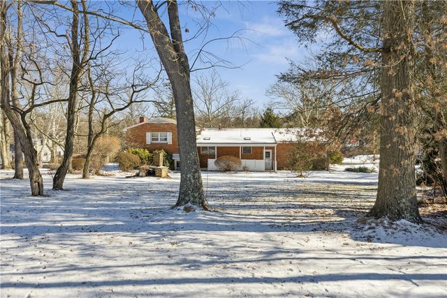 43 Circle Dr, Brighton Twp, PA 15009