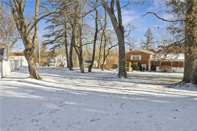 43 Circle Dr, Brighton Twp, PA 15009