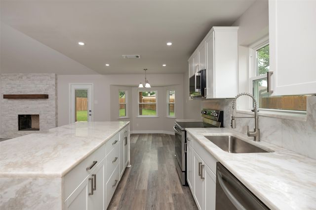 314 Sixpence Lane, Euless, TX 76039