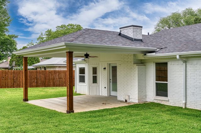 314 Sixpence Lane, Euless, TX 76039
