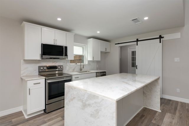 314 Sixpence Lane, Euless, TX 76039