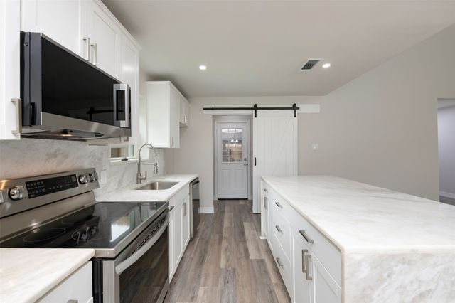 314 Sixpence Lane, Euless, TX 76039