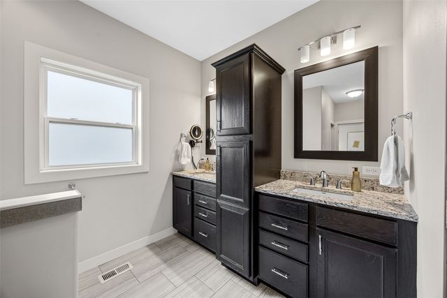 4812 Hay Field Court SW, Cedar Rapids, IA 52404