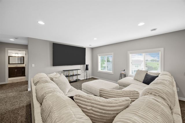 4812 Hay Field Court SW, Cedar Rapids, IA 52404