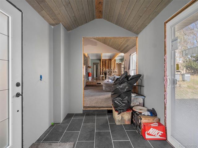 120 Boman Street, Flushing, MI 48433