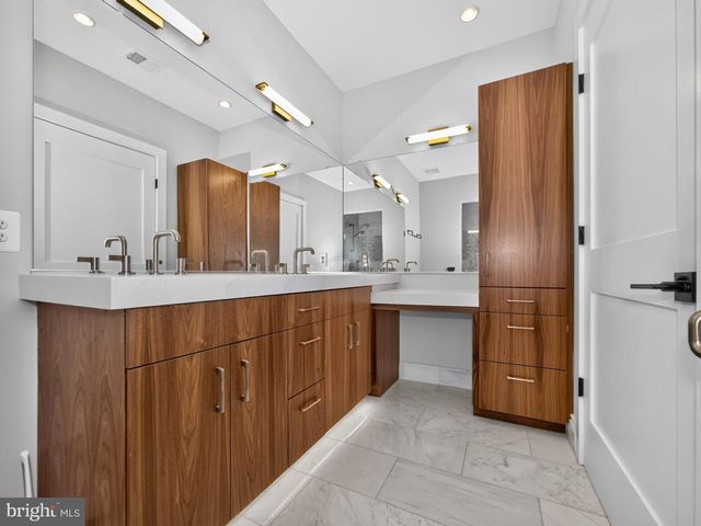 17217 REDLAND RD, Rockville, MD 20855