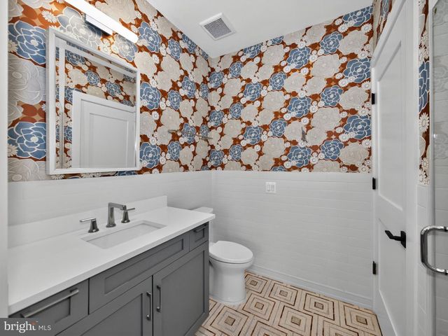 17217 REDLAND RD, Rockville, MD 20855