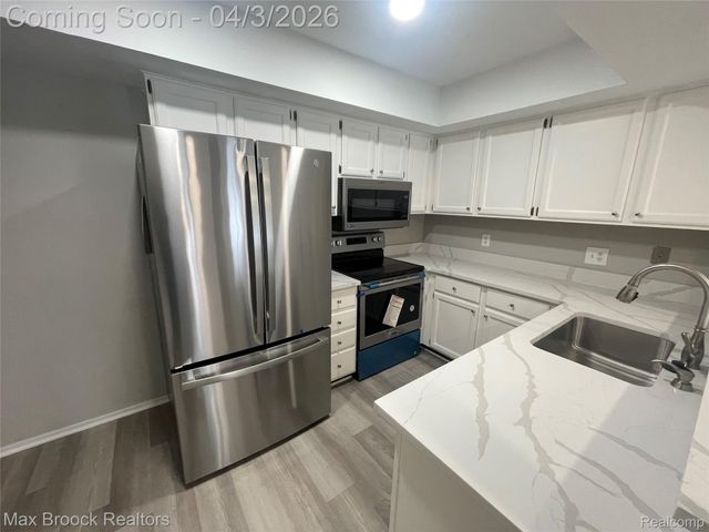 6600 Bellows Court, West Bloomfield Charter Township, MI 48322