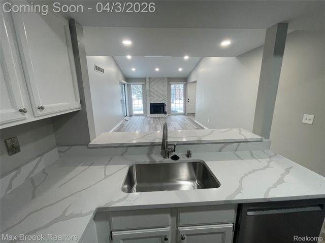 6600 Bellows Court, West Bloomfield Charter Township, MI 48322