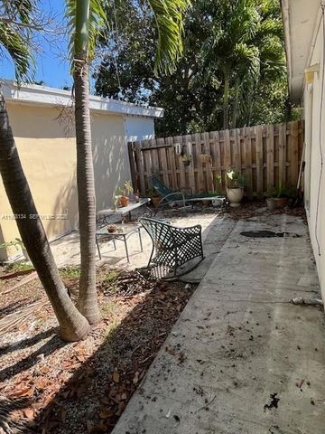 175 NW 121st St, North Miami, FL 33168
