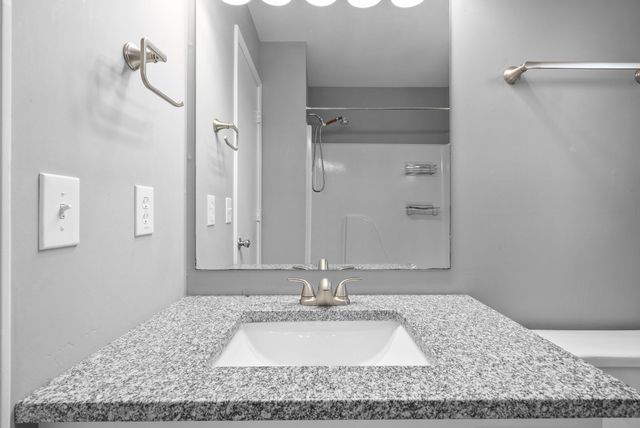 830 Iris Ln, Clarksville, TN 37042