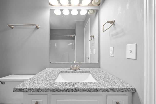 830 Iris Ln, Clarksville, TN 37042