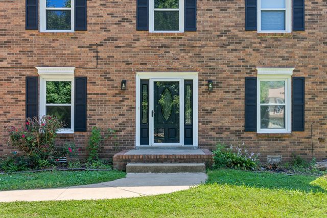 830 Iris Ln, Clarksville, TN 37042