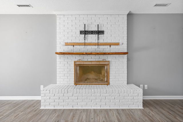 830 Iris Ln, Clarksville, TN 37042