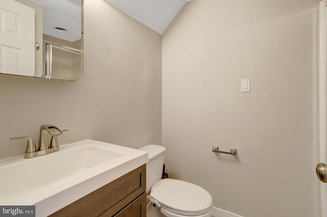 2935 LANDOVER ST, Alexandria, VA 22305