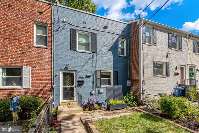 2935 LANDOVER ST, Alexandria, VA 22305