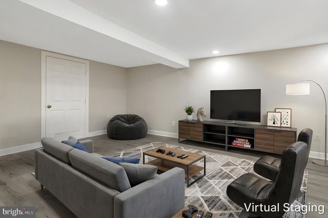 2935 LANDOVER ST, Alexandria, VA 22305