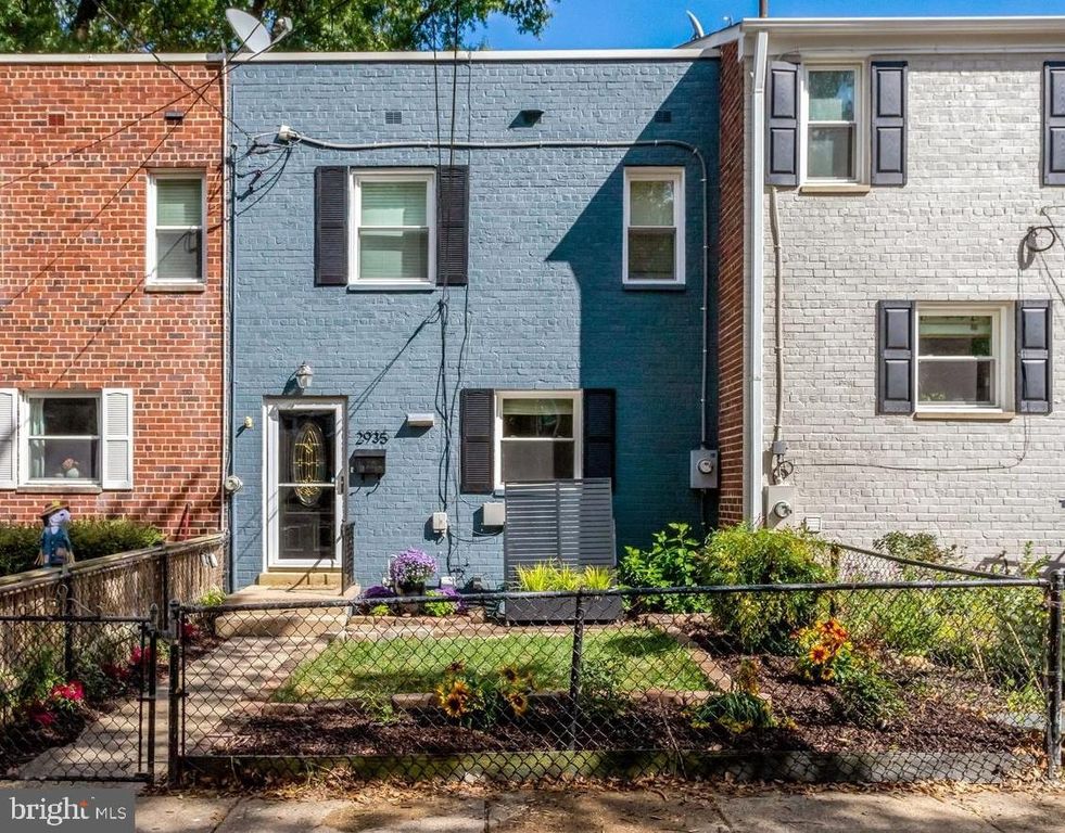 2935 LANDOVER ST, Alexandria, VA 22305