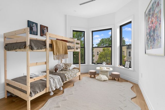 12 PILLING Street, New York City, NY 11207