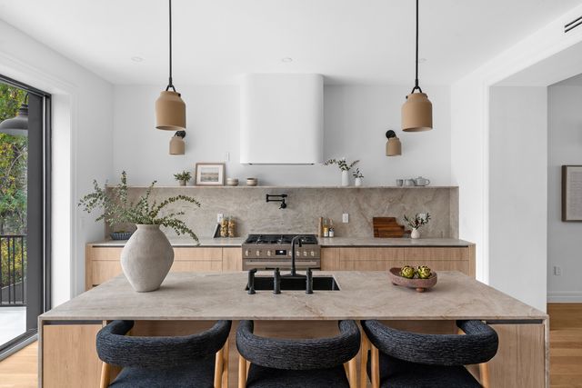 12 PILLING Street, New York City, NY 11207