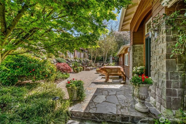 932 9th Avenue N, Edmonds, WA 98020