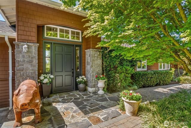 932 9th Avenue N, Edmonds, WA 98020