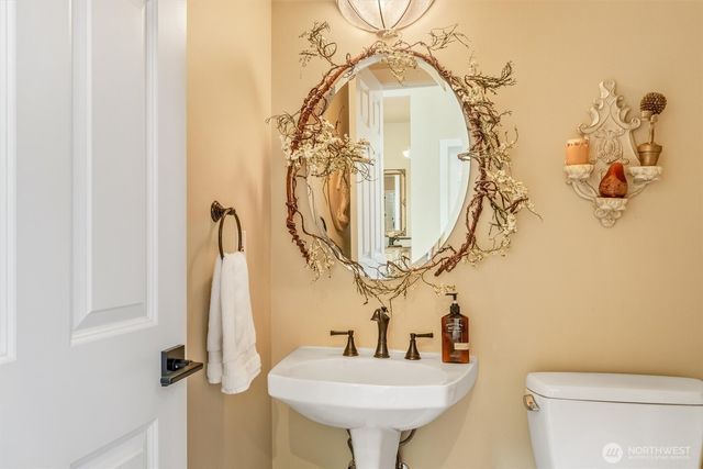 932 9th Avenue N, Edmonds, WA 98020