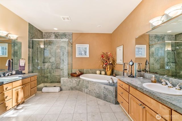 932 9th Avenue N, Edmonds, WA 98020
